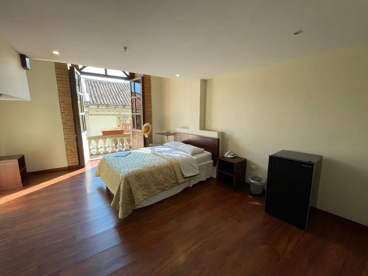 Flore Hotel Boutique كوينكا
